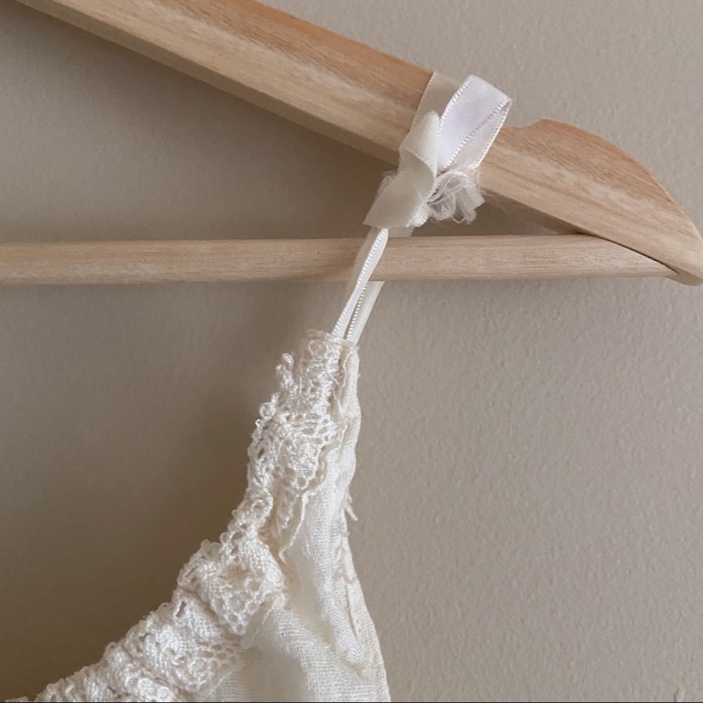 Vintage Ruffle Top - Picture 4 of 6